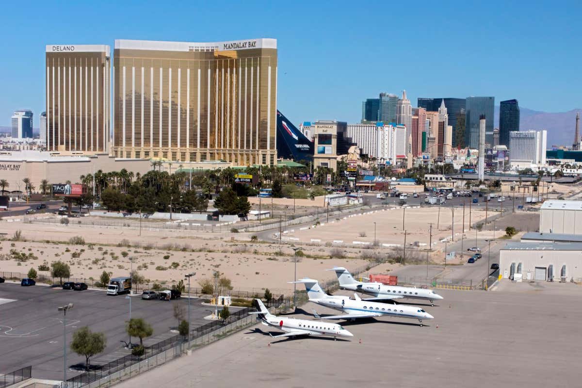 WW4018 Planes at Las Vegas airport